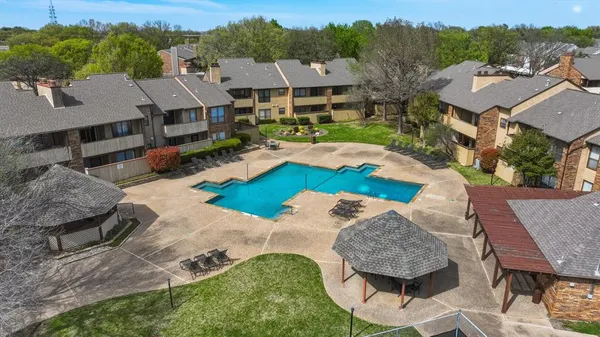 $158,900 | 1900 Cloisters Drive, Unit 322, Arlington, TX 76011