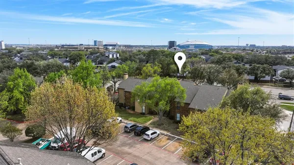 $158,900 | 1900 Cloisters Drive, Unit 322, Arlington, TX 76011