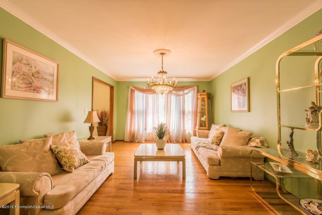 22 Spicy Pond Road Howell, NJ 07731 - Photo 5 of 29 Living Room