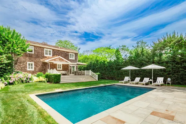 $3,850,000 | 33 Hildreth Street, Southampton, NY 11968