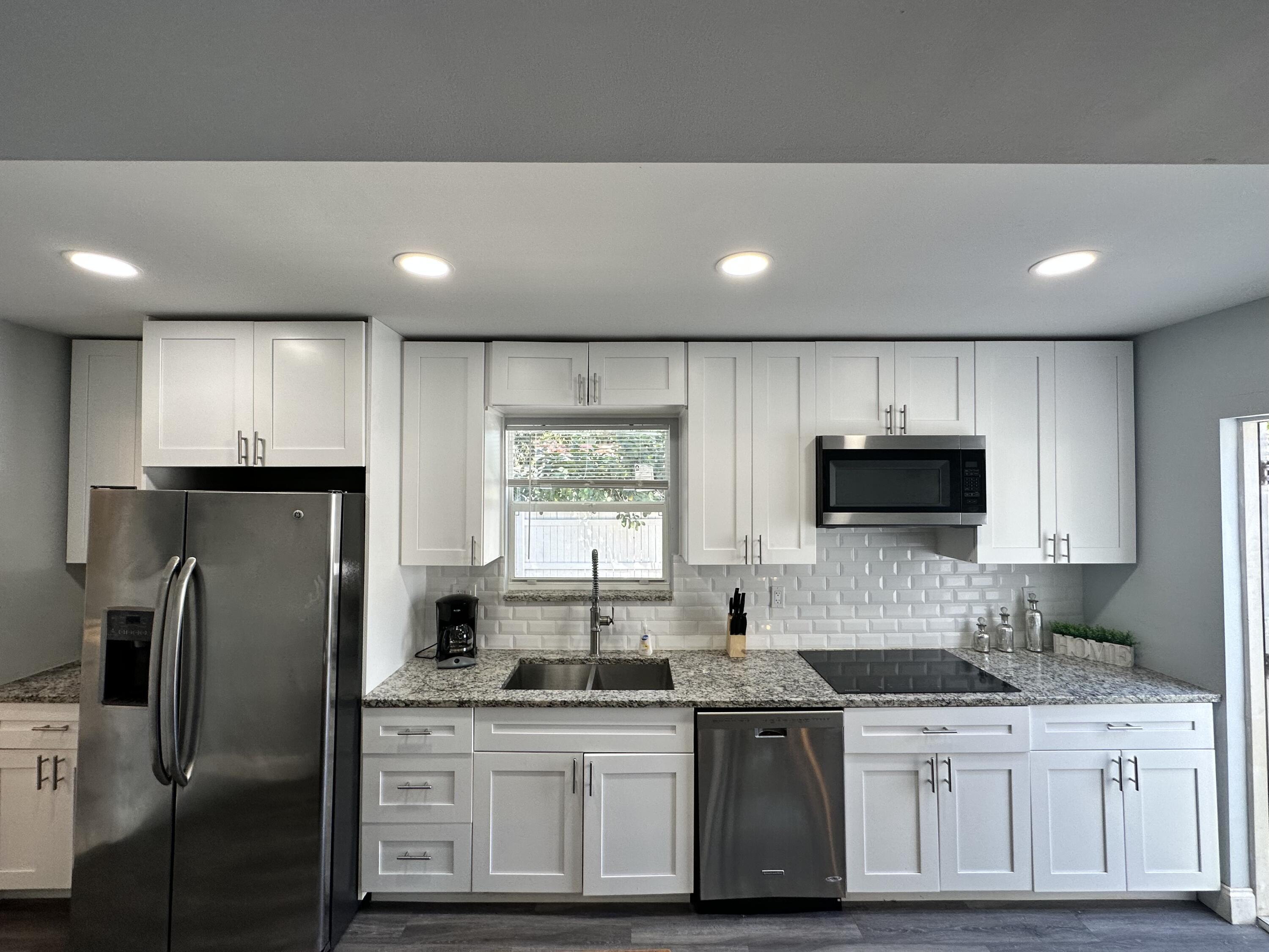 520 Hampton Road, Unit 2 West Palm Beach, FL 33405 - Photo 3 of 14 IMG_5764