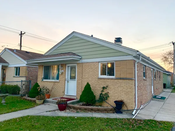 $309,900 | 7848 Meade Avenue, Burbank, IL 60459