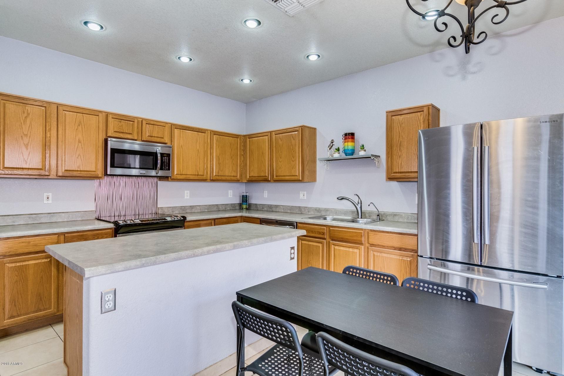 9519 West Monte Vista Road Phoenix, AZ 85037 - Photo 15 of 50 Kitchen
