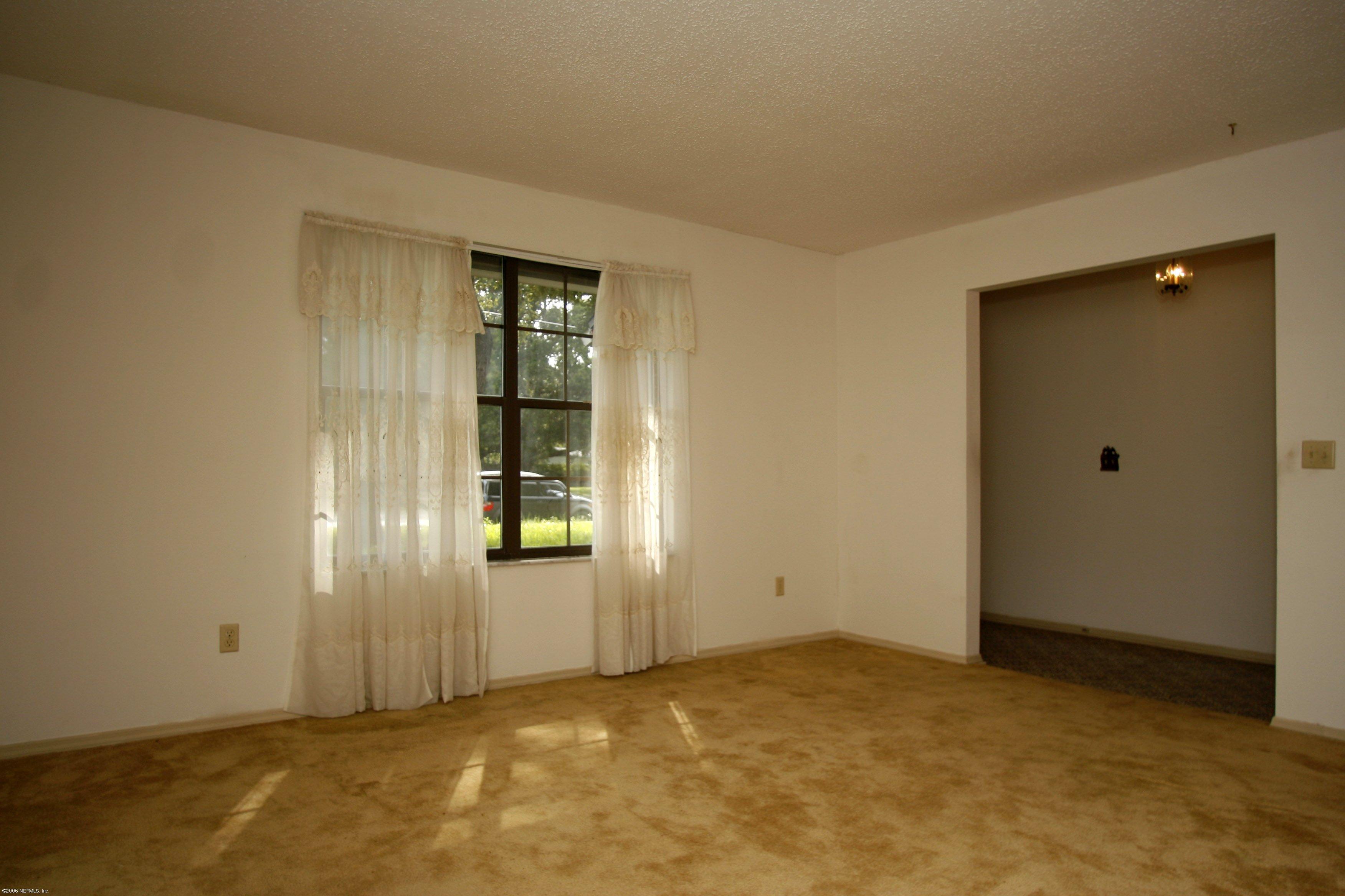 516 Penman Road Neptune Beach, FL 32266 - Photo 11 of 13 Living Room