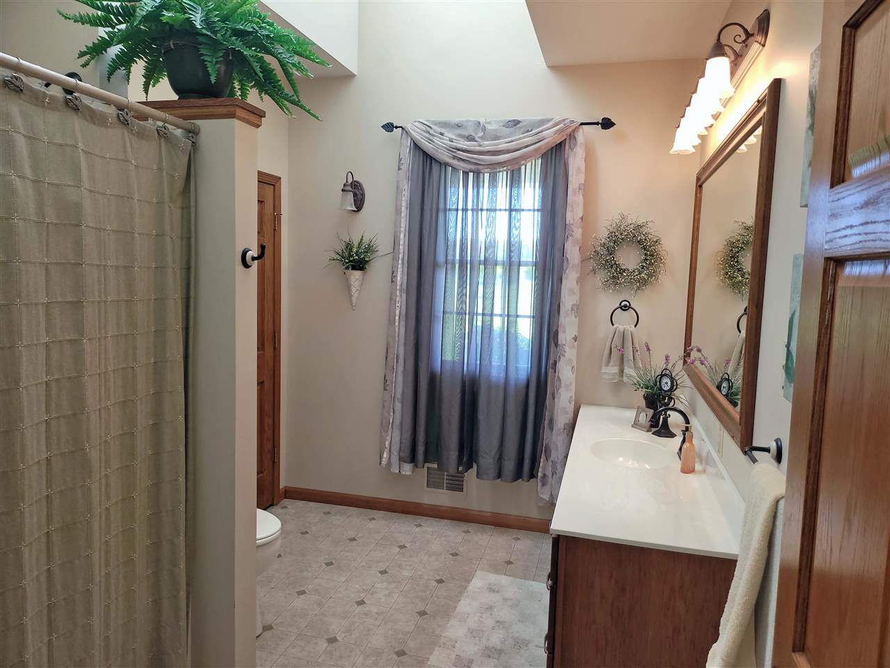9386 West Gary Road Chesaning, MI 48616 - Photo 47 of 58 50061046-46.JPG