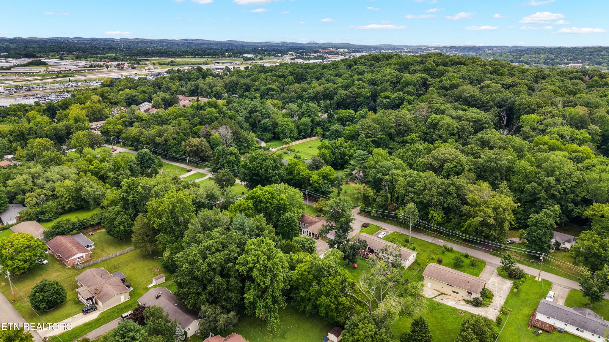 217 Wakefield Road Knoxville, TN 37922 - Photo 34 of 40 Gallery Image 34