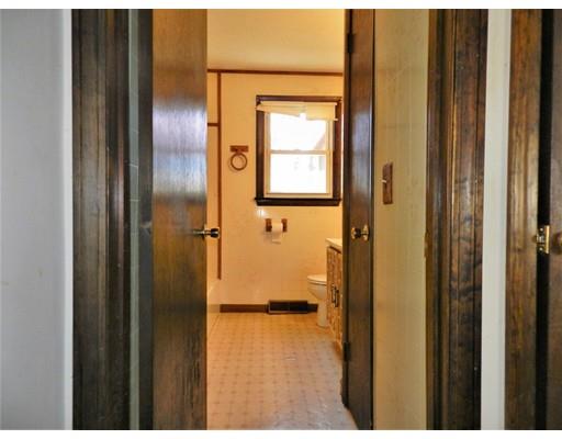 115 Rochford Circle Springfield, MA 01128 - Photo 14 of 24