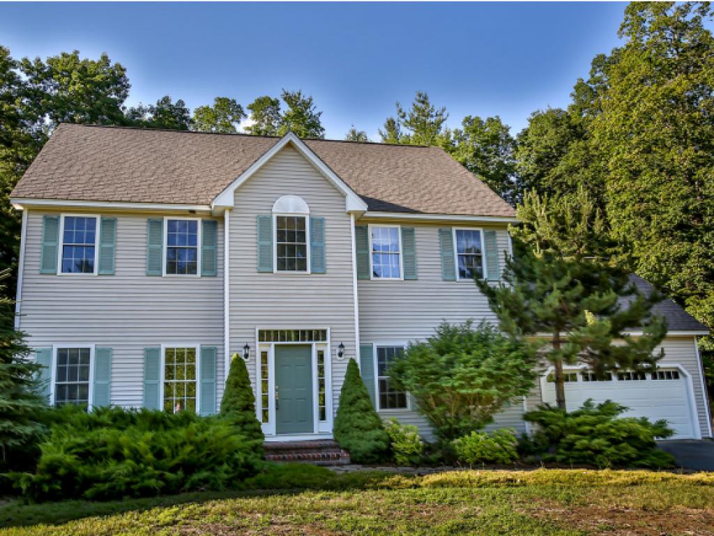7 Edgewood Amherst, NH 03031 - Photo 1 of 36