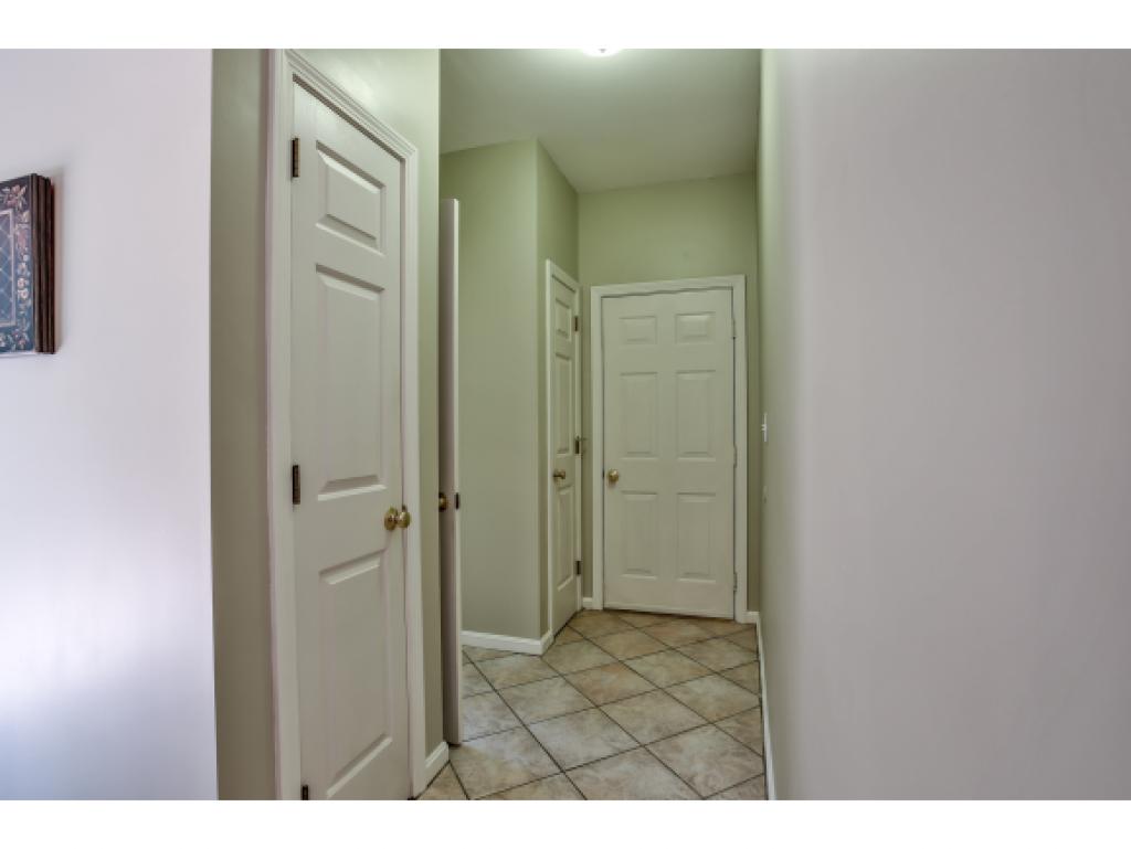 7 Edgewood Amherst, NH 03031 - Photo 14 of 36