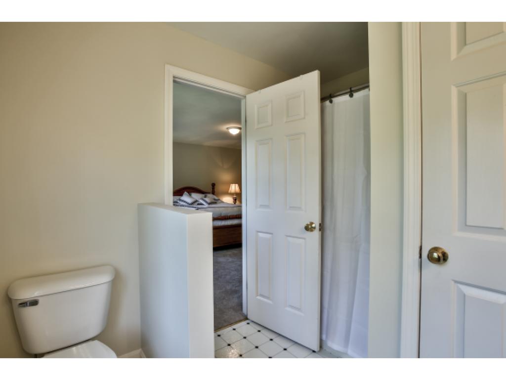 7 Edgewood Amherst, NH 03031 - Photo 20 of 36