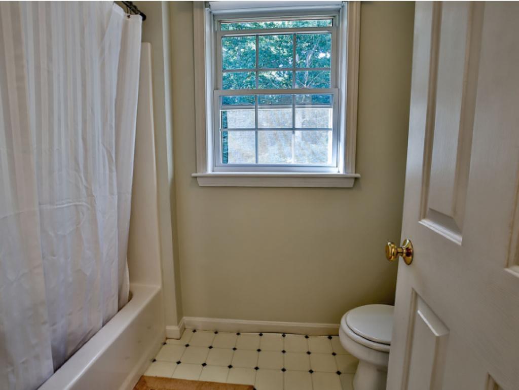 7 Edgewood Amherst, NH 03031 - Photo 24 of 36