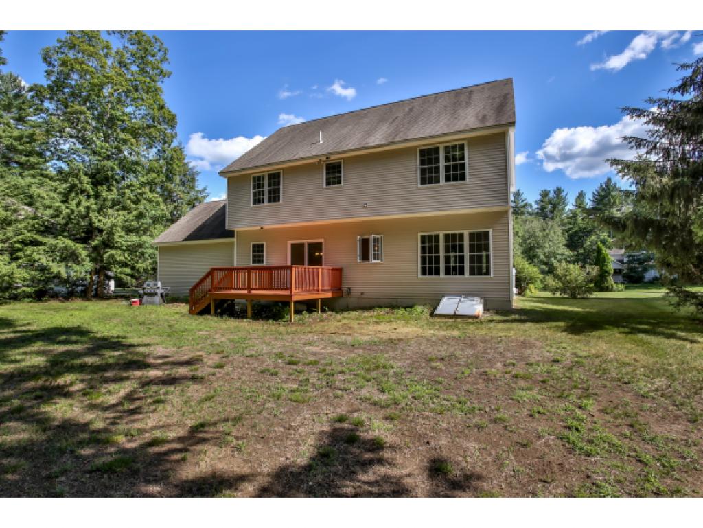 7 Edgewood Amherst, NH 03031 - Photo 32 of 36