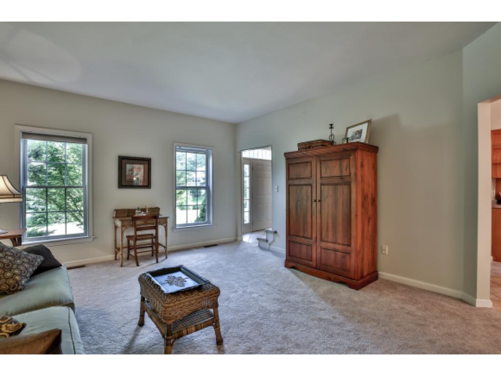 7 Edgewood Amherst, NH 03031 - Photo 6 of 36