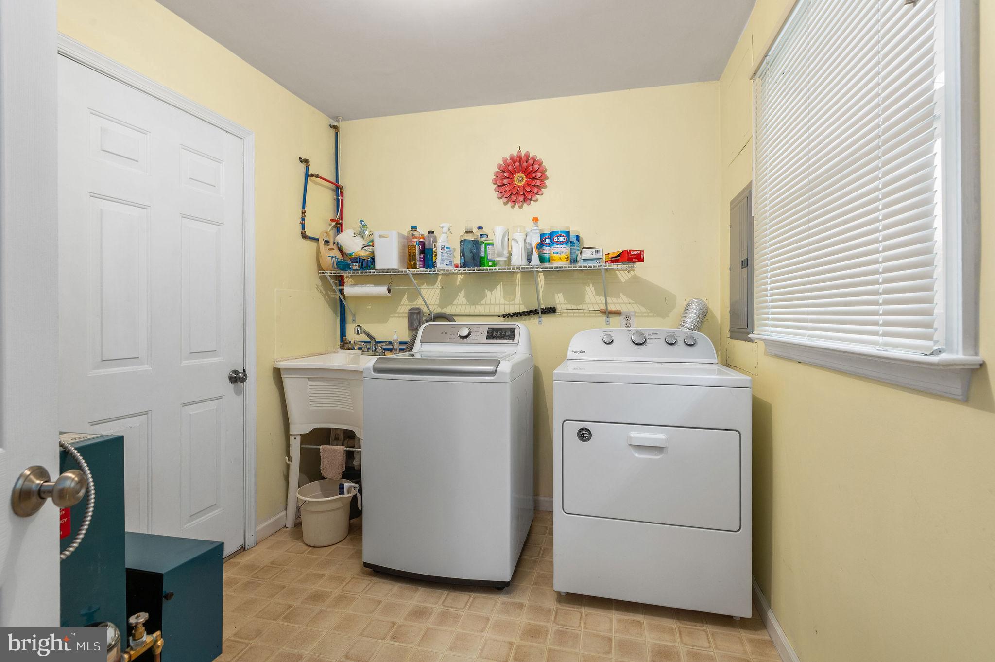 1027 Rozel Avenue Southampton, PA 18966 - Photo 16 of 24 a utility room with dryer and washer
