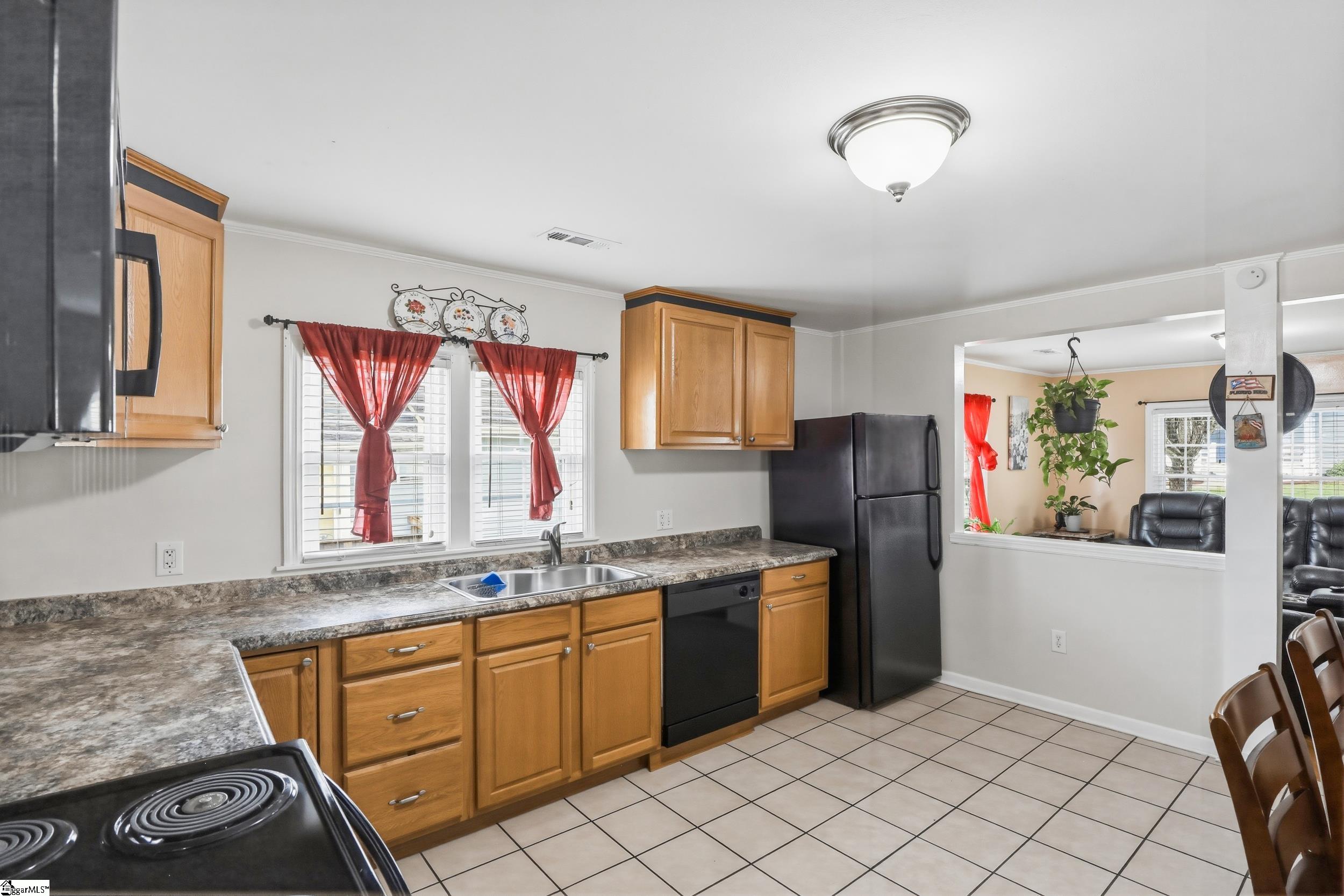 211 Buncombe Street Greer, SC 29650 - Photo 11 of 26
