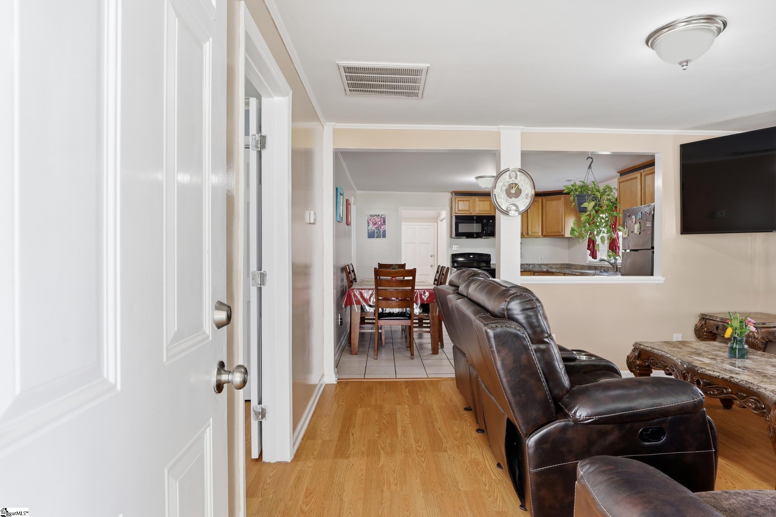 211 Buncombe Street Greer, SC 29650 - Photo 4 of 26