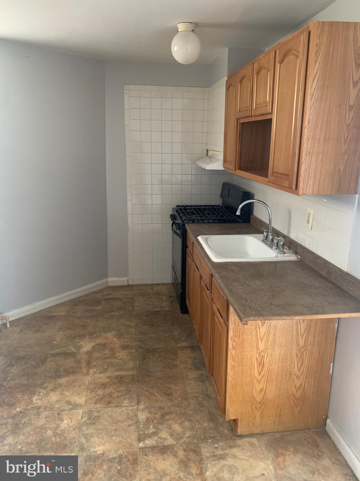 5615 Upland Way, Unit 2 Philadelphia, PA 19131 - Photo 5 of 10 Kitchen