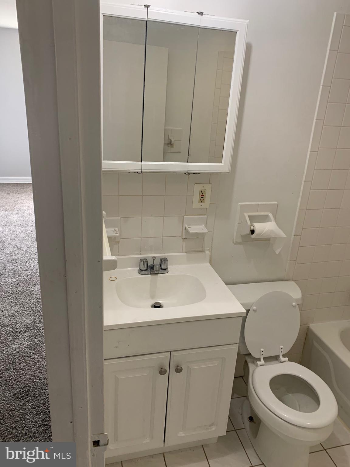 5615 Upland Way, Unit 2 Philadelphia, PA 19131 - Photo 8 of 10 Bathroom