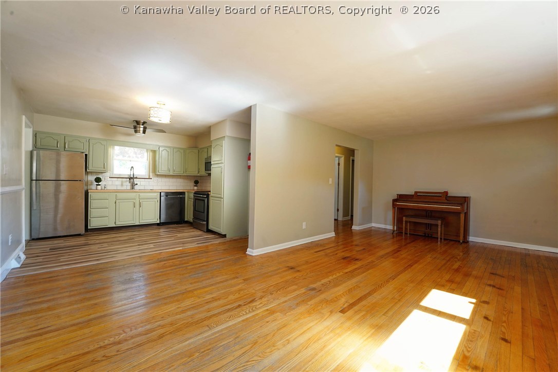 321 Atlas Road South Charleston, WV 25309 - Photo 4 of 24 Gallery Image 4
