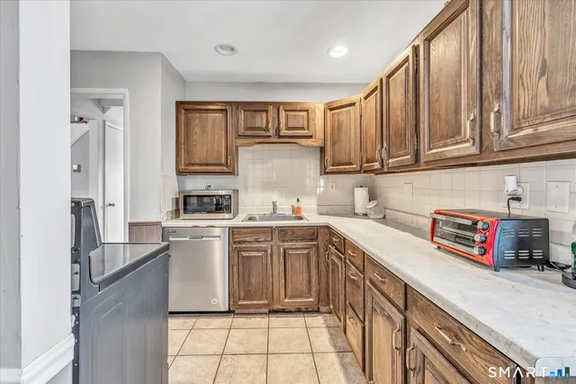 $549,900 | 61 Ryegate Terrace, Stratford, CT 06615