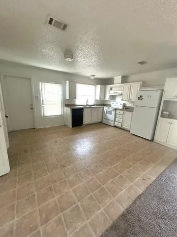 $1,300 | 11810 Greenglen Drive, Houston, TX 77044