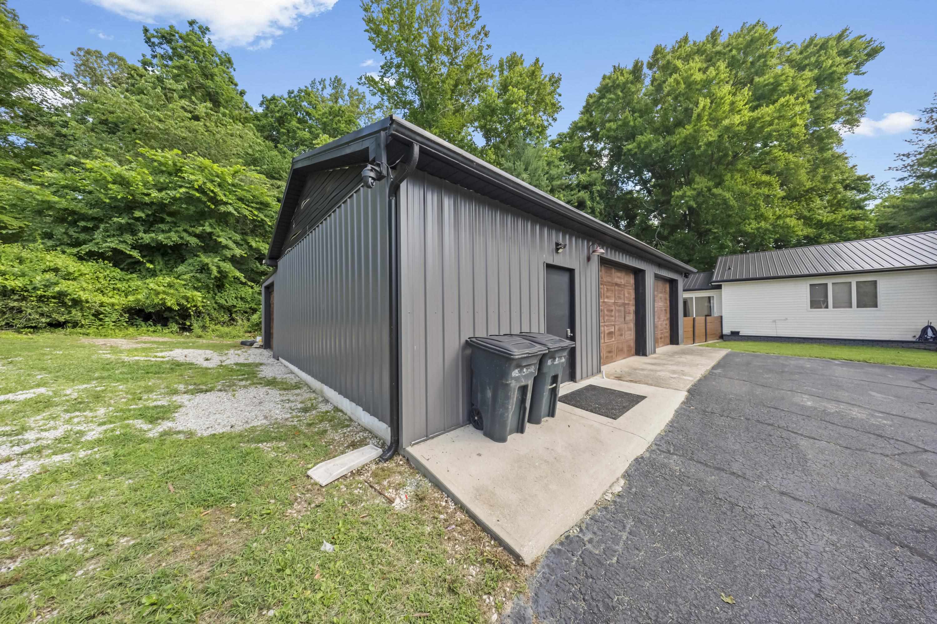 1200 Dillow Avenue Raceland, KY 41169 - Photo 4 of 49