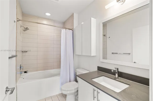 $4,150 | 999 Southwest 1st Avenue, Unit PH08, Miami, FL 33130