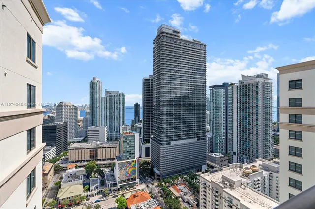 $4,150 | 999 Southwest 1st Avenue, Unit PH08, Miami, FL 33130