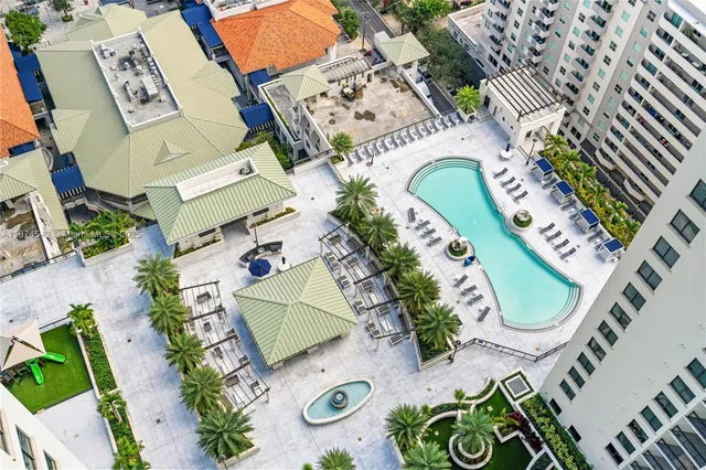 $4,150 | 999 Southwest 1st Avenue, Unit PH08, Miami, FL 33130