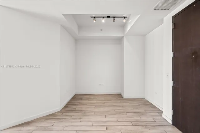 $4,150 | 999 Southwest 1st Avenue, Unit PH08, Miami, FL 33130