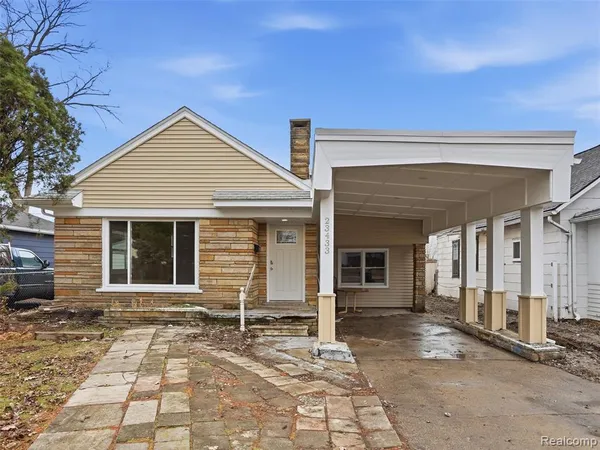 $1,900 | 23433 Carlisle Avenue, Hazel Park, MI 48030