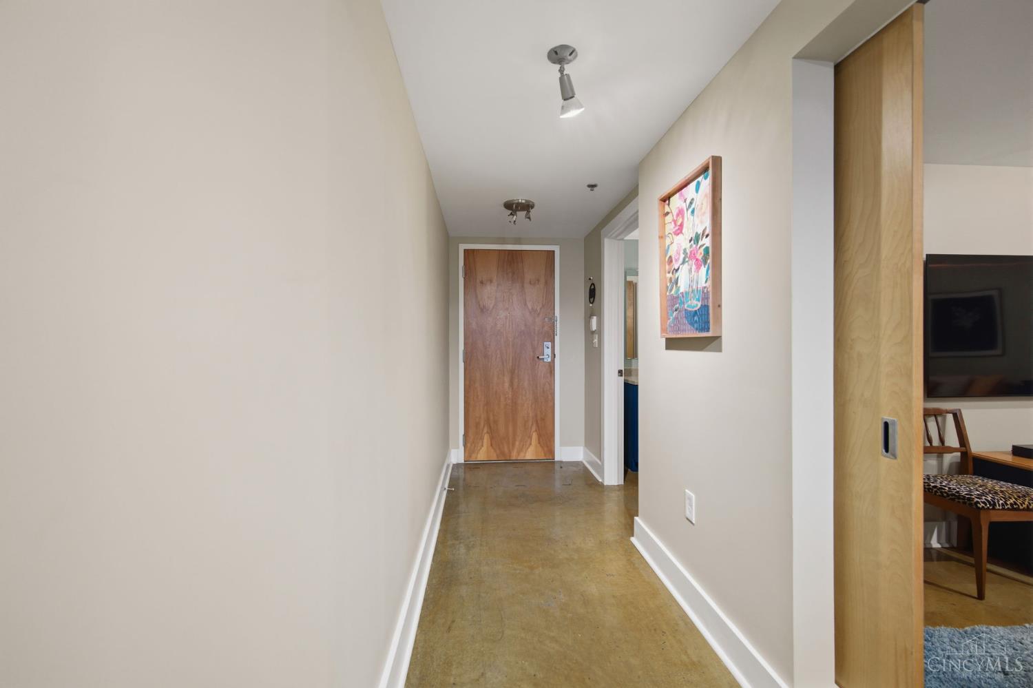 353 West 4th Street, Unit 602 Cincinnati, OH 45202 - Photo 4 of 44