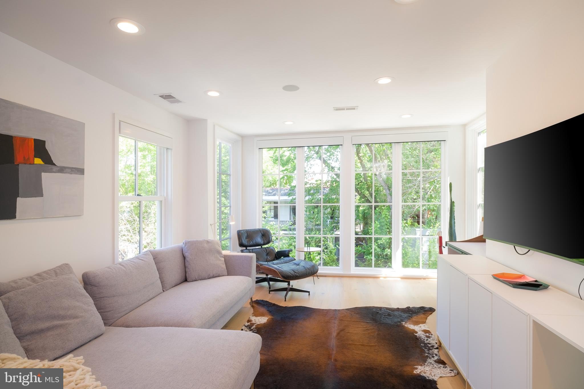 3417 R Street Northwest Washington, DC 20007 - Photo 27 of 39