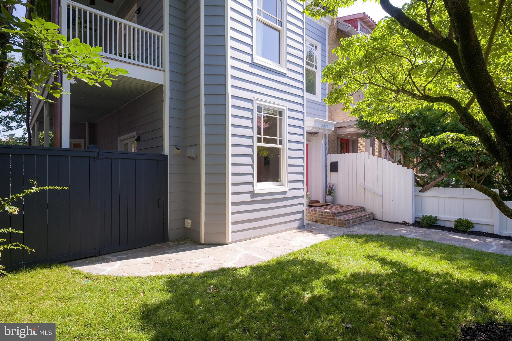 3417 R Street Northwest Washington, DC 20007 - Photo 4 of 39