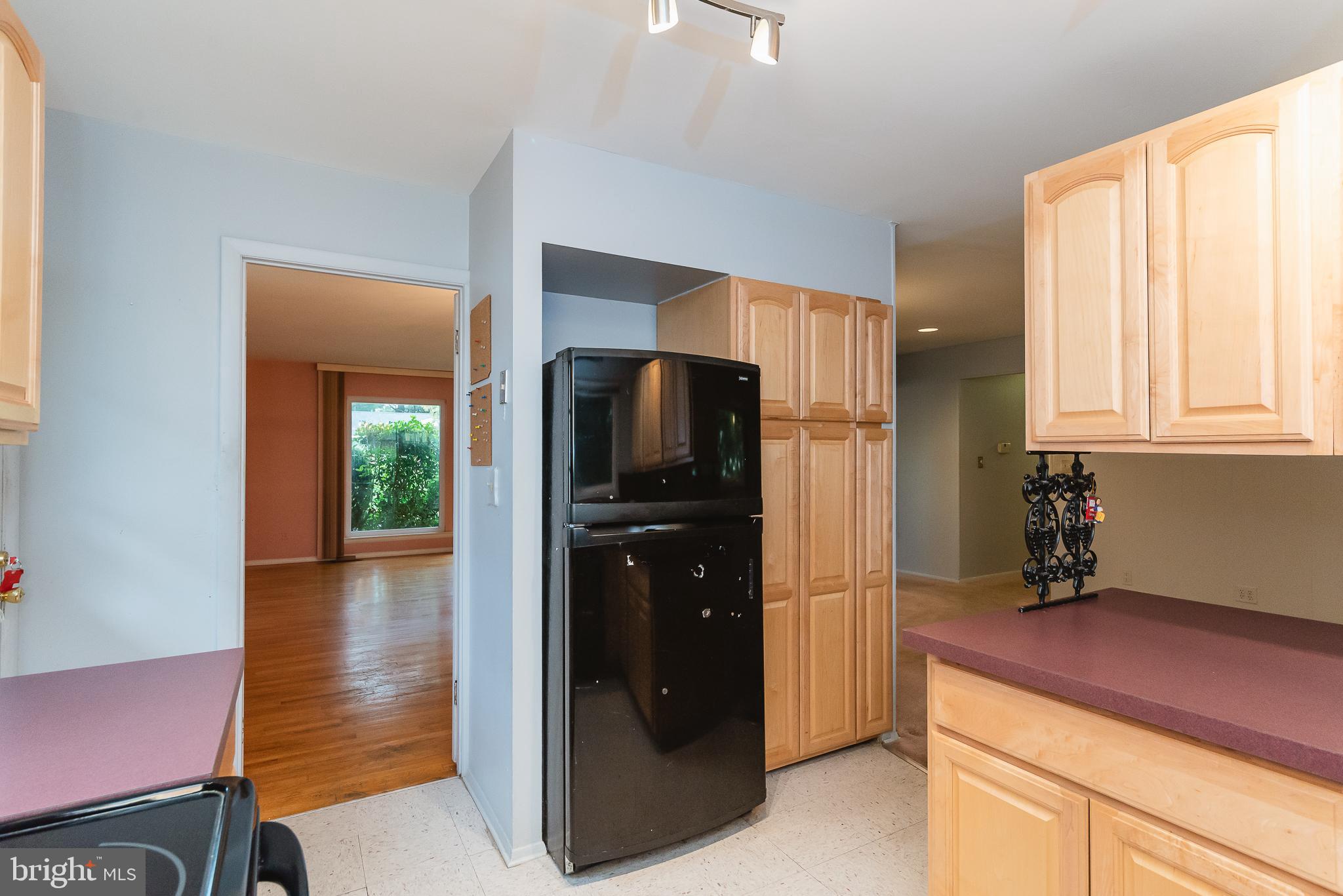 8328 Scotts Level Road Baltimore, MD 21208 - Photo 4 of 37