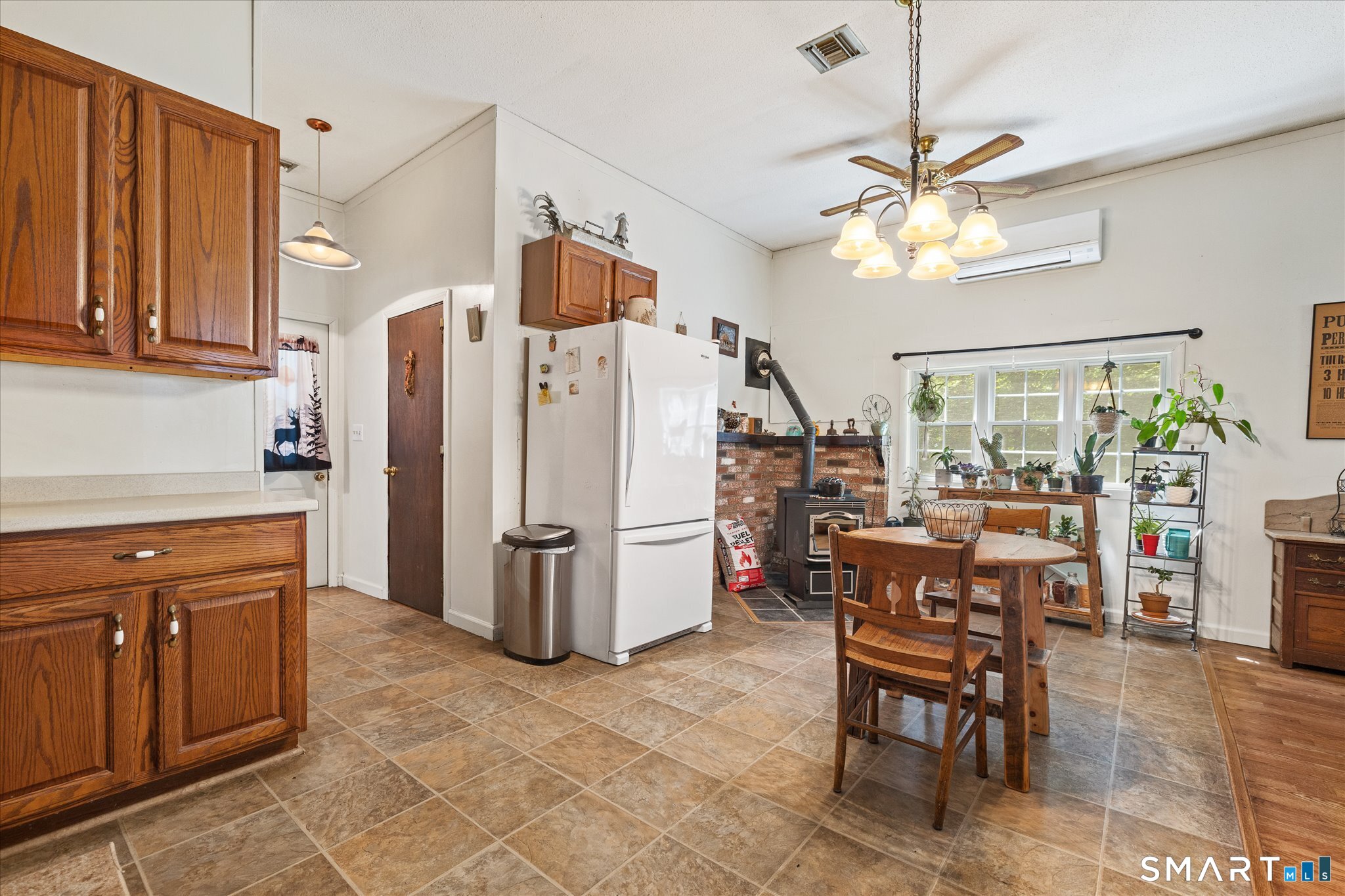 817 Thompson Road Thompson, CT 06277 - Photo 11 of 26