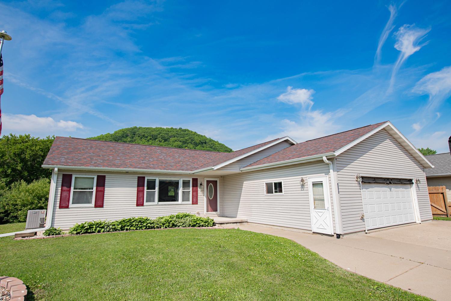 8075 6th Street Goodview, MN 55959 - Photo 1 of 49