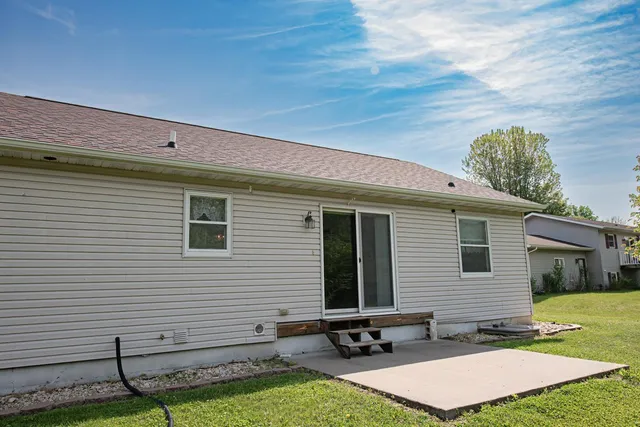 $324,900 | 8075 6th Street, Goodview, MN 55959