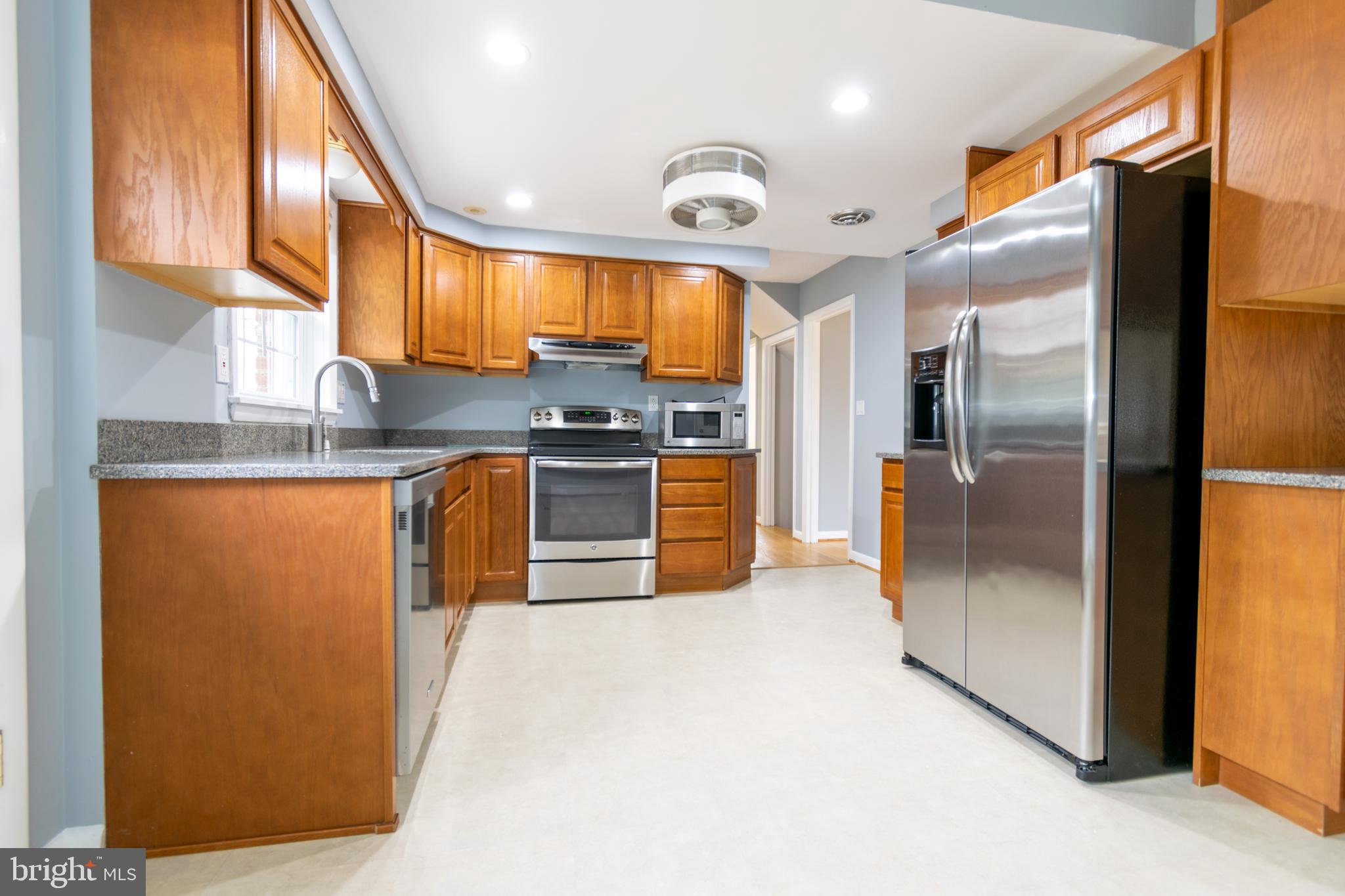 15411 Rowland Lane Silver Spring, MD 20905 - Photo 5 of 53 Gallery Image 5