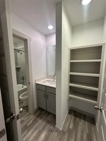 $2,500 | 6915 Dell Vista Drive, Rosenberg, TX 77469