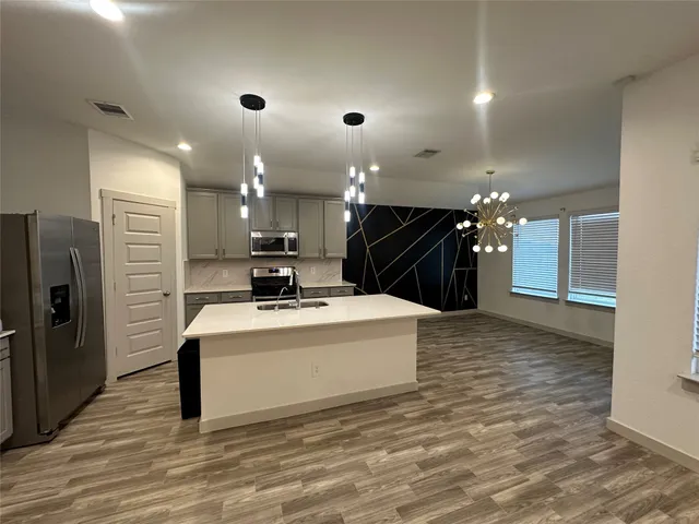 $2,500 | 6915 Dell Vista Drive, Rosenberg, TX 77469