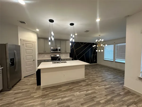 $2,380 | 6915 Dell Vista Drive, Rosenberg, TX 77469