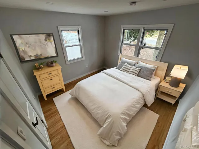 a view of a back yard