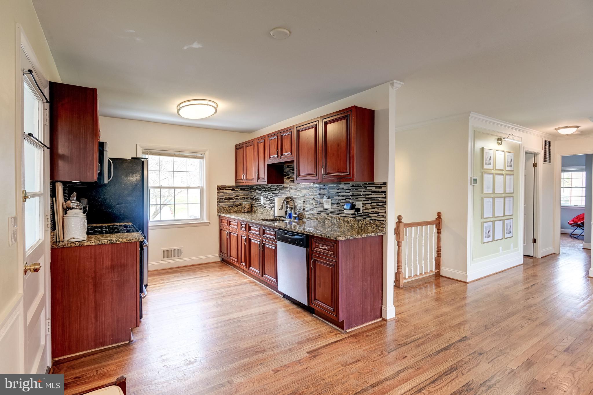 244 Walgrove Road Reisterstown, MD 21136 - Photo 11 of 43 Kitchen | Granite Countertops