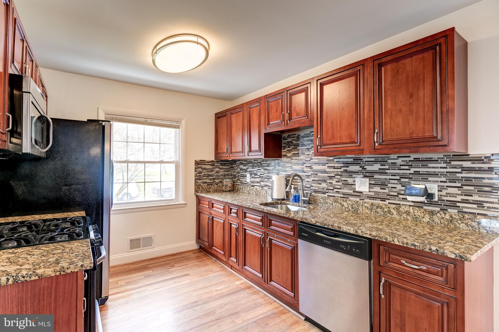 244 Walgrove Road Reisterstown, MD 21136 - Photo 15 of 43 Kitchen | Granite Countertops