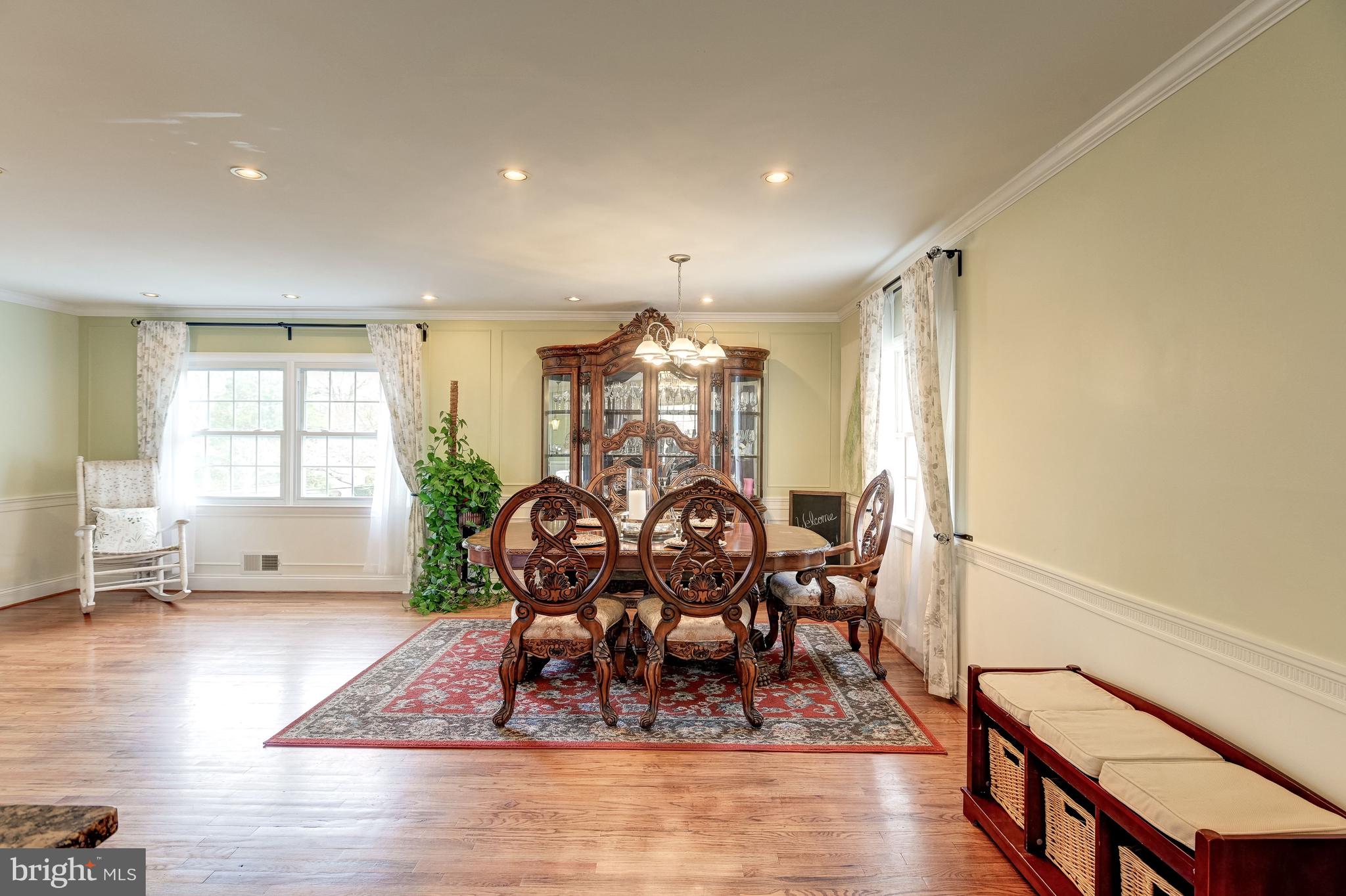 Dining Room | Hardwood Floors
