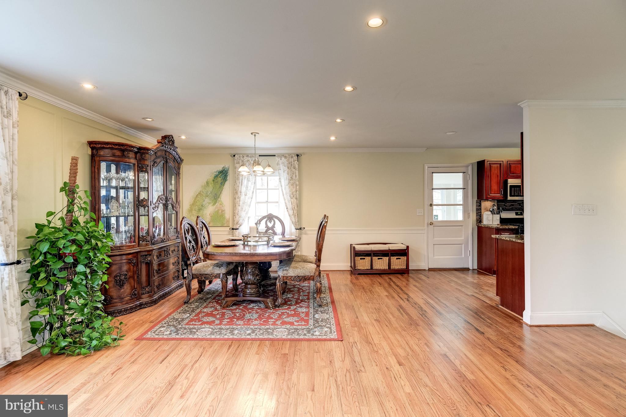 244 Walgrove Road Reisterstown, MD 21136 - Photo 9 of 43 Dining Room | Classic Moldings