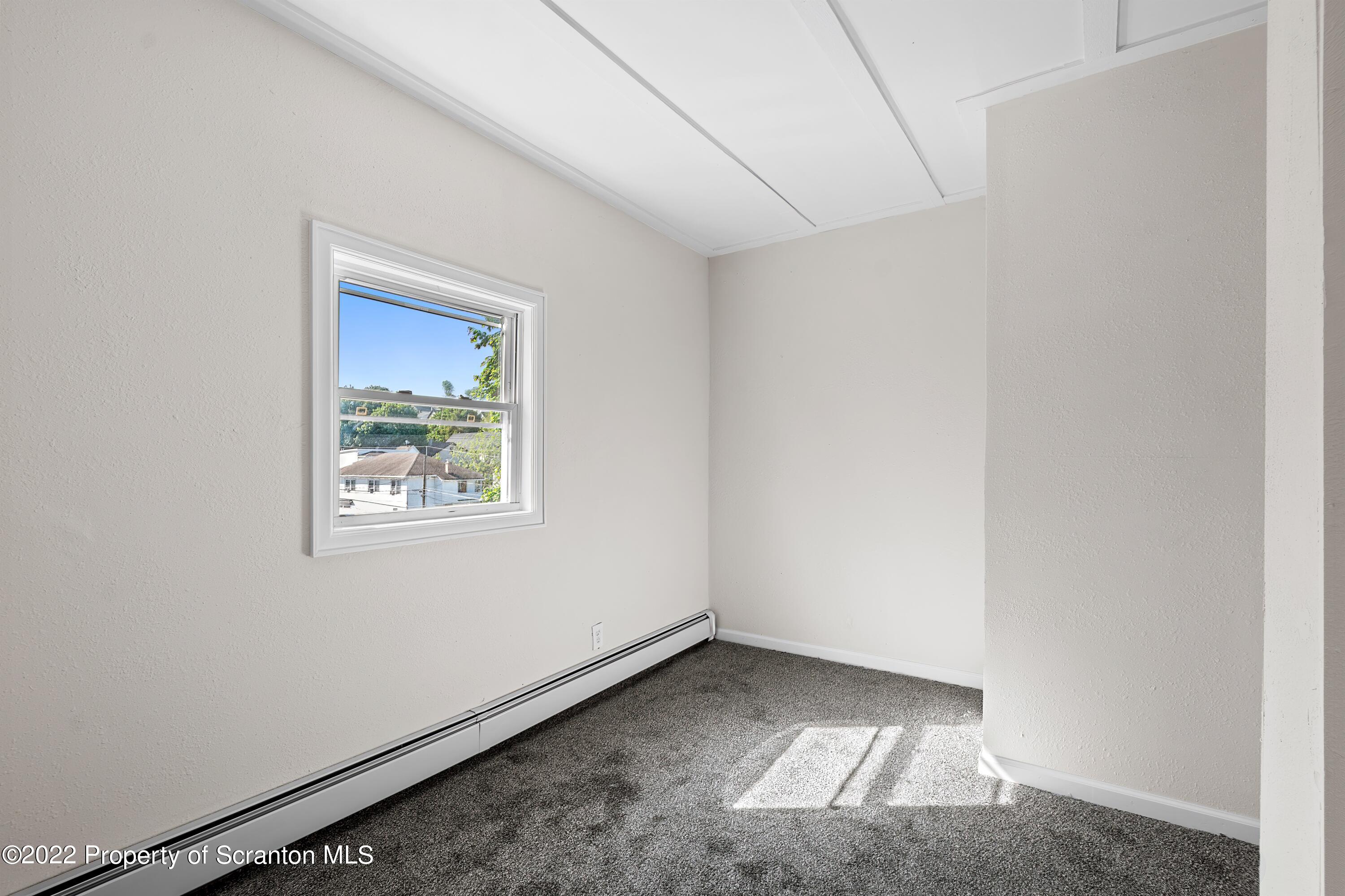533 Cherry Street Scranton, PA 18505 - Photo 24 of 33 an empty room with windows