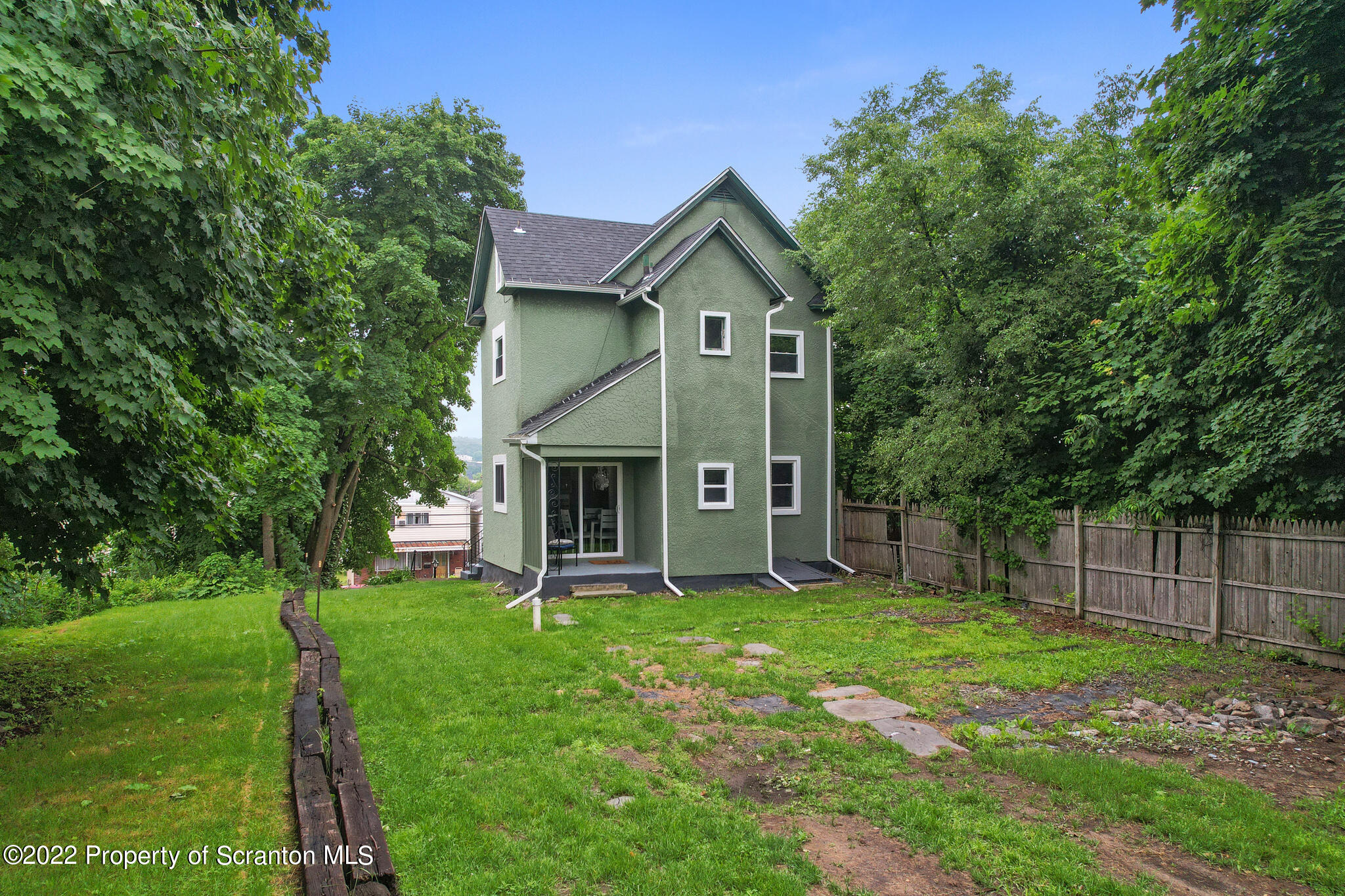 533 Cherry Street Scranton, PA 18505 - Photo 31 of 33 a front view of house with yard and green space