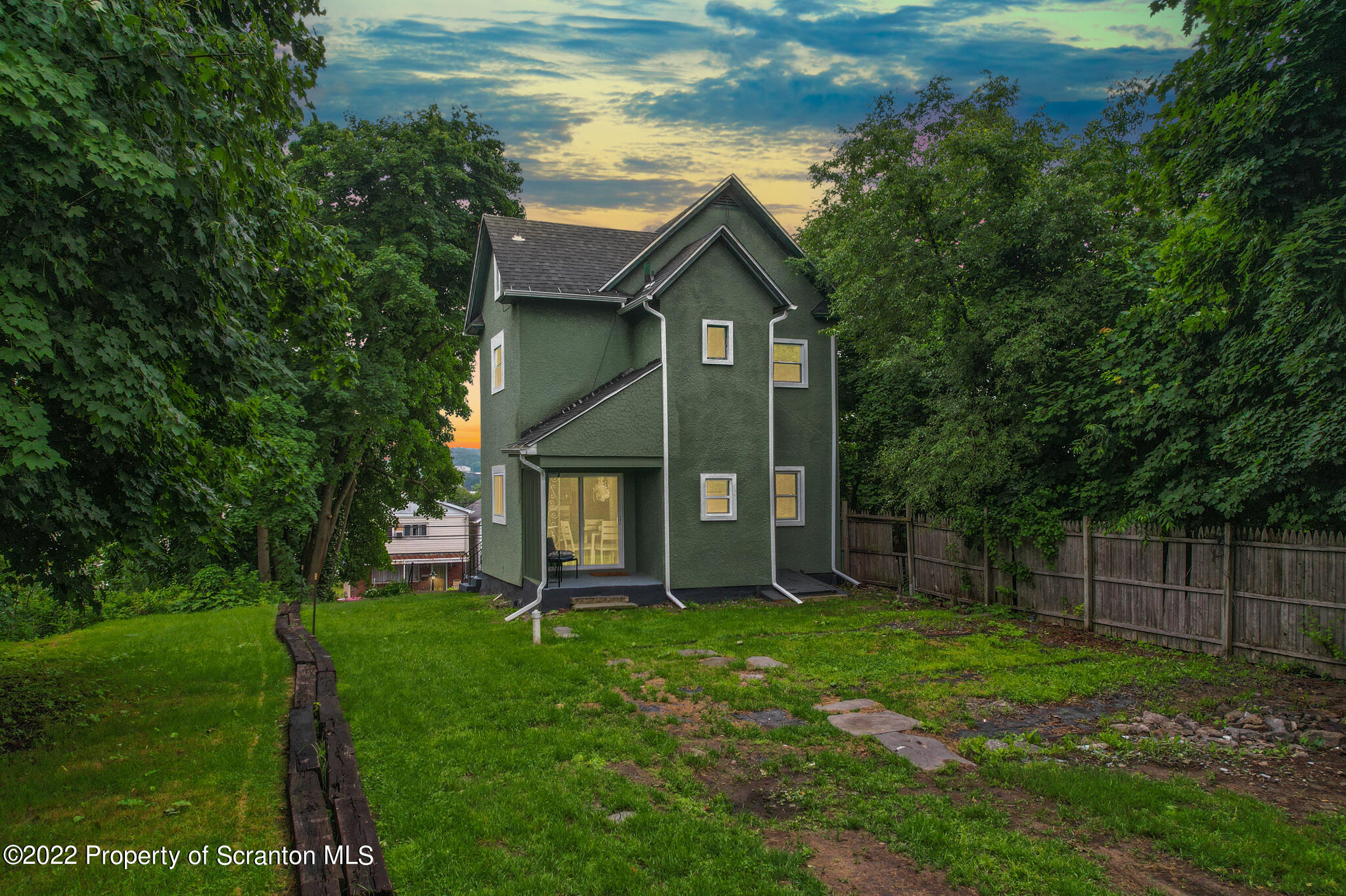 533 Cherry Street Scranton, PA 18505 - Photo 32 of 33 a front view of a house with garden